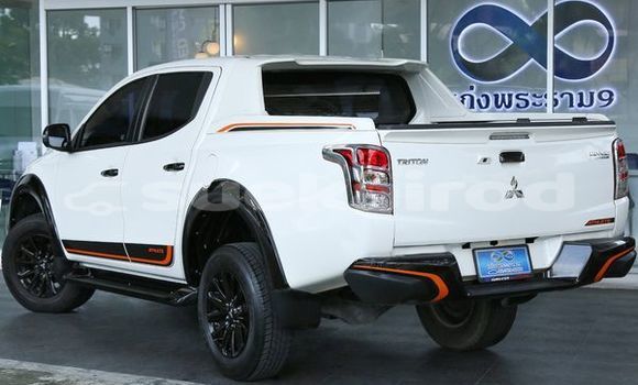 ซื้อ รถมือสอง Mitsubishi Triton ขาว รถยนต์ ใน %{เมือง} ใน กรุงเทพมหานคร ซื้อ รถมือสอง Mitsubishi Triton ขาว รถยนต์ ใน %{เมือง} ใน กรุงเทพมหานคร