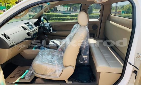 Buy Used Toyota Hiluxe VIGO White Car in Bangkok in Bangkok Buy Used Toyota Hiluxe VIGO White Car in Bangkok in Bangkok