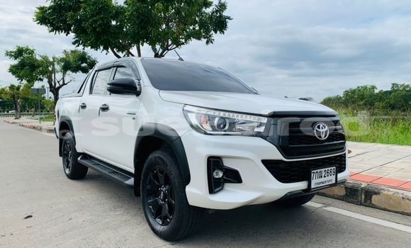 Buy Used Toyota Hiluxe Revo White Car in Bangkok in Bangkok Buy Used Toyota Hiluxe Revo White Car in Bangkok in Bangkok