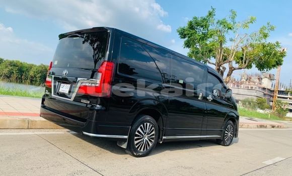 Buy Used Toyota Crown Majesta Black Car in Bangkok in Bangkok Buy Used Toyota Crown Majesta Black Car in Bangkok in Bangkok