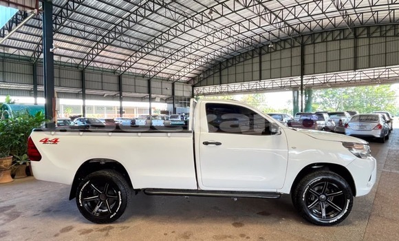 Buy Used Toyota Hiluxe Revo White Car in Bangkok in Bangkok Buy Used Toyota Hiluxe Revo White Car in Bangkok in Bangkok