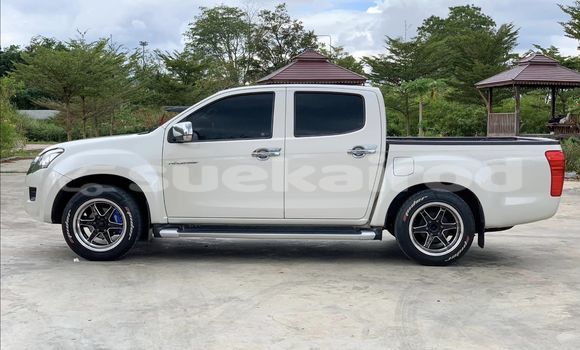Buy Used Isuzu D-Max White Car in Bangkok in Bangkok Buy Used Isuzu D-Max White Car in Bangkok in Bangkok