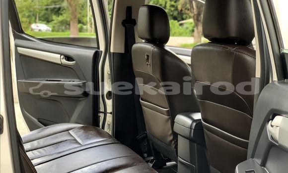 Buy Used Isuzu D-Max White Car in Bangkok in Bangkok Buy Used Isuzu D-Max White Car in Bangkok in Bangkok