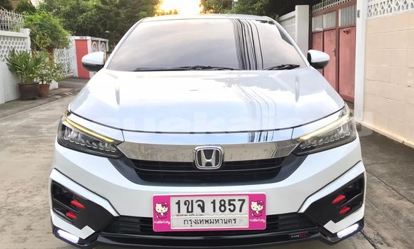 ซื้อ รถมือสอง Honda City ขาว รถยนต์ ใน %{เมือง} ใน กรุงเทพมหานคร