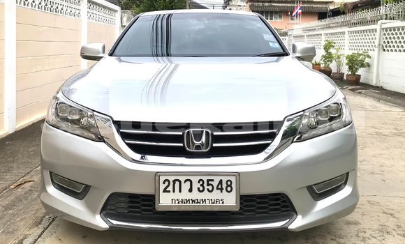 ซื้อ รถมือสอง Honda Accord เงิน รถยนต์ ใน %{เมือง} ใน กรุงเทพมหานคร