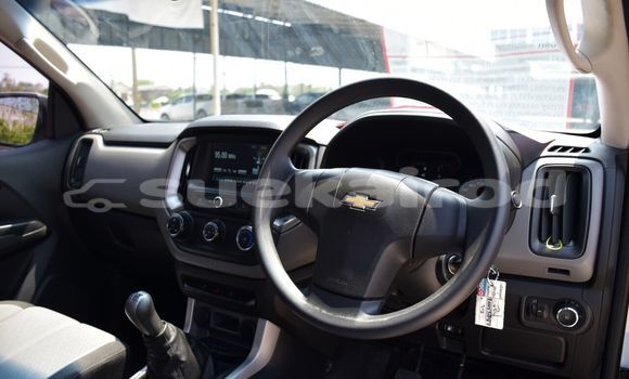 Buy Used Chevrolet Colorado White Car in Bangkok in Bangkok Buy Used Chevrolet Colorado White Car in Bangkok in Bangkok
