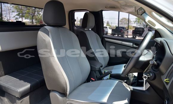 Buy Used Chevrolet Colorado White Car in Bangkok in Bangkok Buy Used Chevrolet Colorado White Car in Bangkok in Bangkok