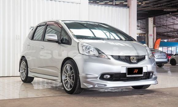 Buy Used Honda Jazz Silver Car in Bangkok in Bangkok Buy Used Honda Jazz Silver Car in Bangkok in Bangkok