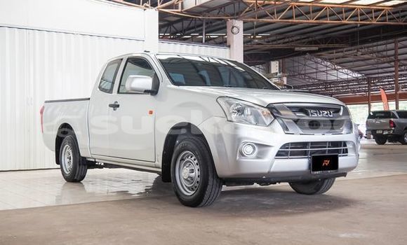 ซื้อ รถมือสอง Isuzu D-Max เงิน รถยนต์ ใน %{เมือง} ใน กรุงเทพมหานคร