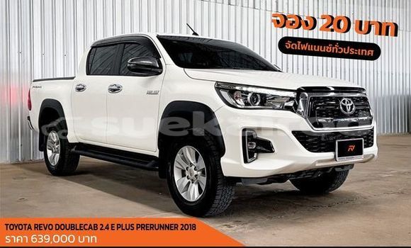 Buy Used Toyota Hiluxe Revo White Car in Bangkok in Bangkok