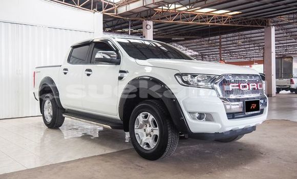 ซื้อ รถมือสอง Ford Ranger ขาว รถยนต์ ใน %{เมือง} ใน กรุงเทพมหานคร