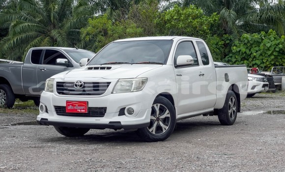 ซื้อ รถมือสอง Toyota Vigo ขาว รถยนต์ ใน %{เมือง} ใน กรุงเทพมหานคร