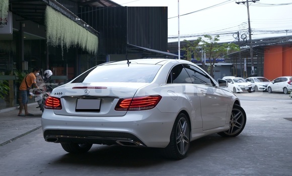 Buy Used Mercedes-Benz E200 White Car in Bangkok in Bangkok Buy Used Mercedes-Benz E200 White Car in Bangkok in Bangkok
