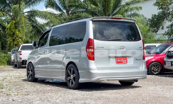 Buy Used Hyundai H1 Silver Car in Bangkok in Bangkok Buy Used Hyundai H1 Silver Car in Bangkok in Bangkok