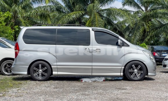 Buy Used Hyundai H1 Silver Car in Bangkok in Bangkok Buy Used Hyundai H1 Silver Car in Bangkok in Bangkok