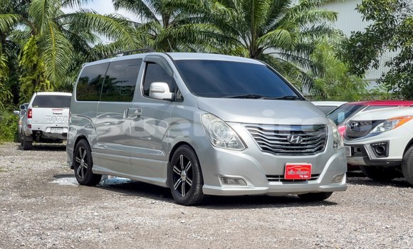 Buy Used Hyundai H1 Silver Car in Bangkok in Bangkok Buy Used Hyundai H1 Silver Car in Bangkok in Bangkok