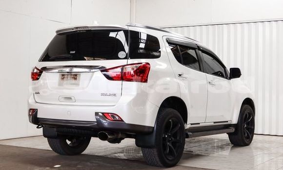 Buy Used Isuzu MU-X White Car in Bangkok in Bangkok Buy Used Isuzu MU-X White Car in Bangkok in Bangkok