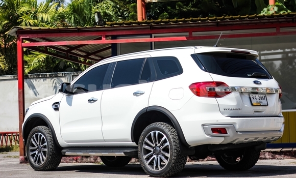 Buy Used Ford Everest White Car in Bangkok in Bangkok Buy Used Ford Everest White Car in Bangkok in Bangkok