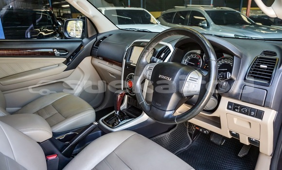 Buy Used Isuzu MU-X Brown Car in Bangkok in Bangkok Buy Used Isuzu MU-X Brown Car in Bangkok in Bangkok