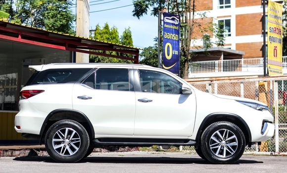Buy Used Toyota Fortuner White Car in Bangkok in Bangkok Buy Used Toyota Fortuner White Car in Bangkok in Bangkok
