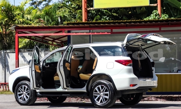 Buy Used Toyota Fortuner White Car in Bangkok in Bangkok Buy Used Toyota Fortuner White Car in Bangkok in Bangkok