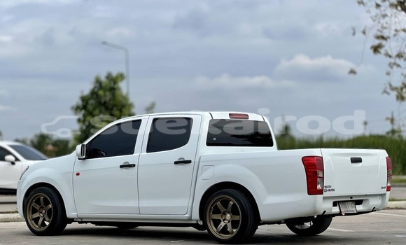 Buy Used Isuzu D–MAX White Car in Bangkok in Bangkok Buy Used Isuzu D–MAX White Car in Bangkok in Bangkok