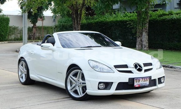 Buy Used Mercedes-Benz SLK-klasse White Car in Bangkok in Bangkok