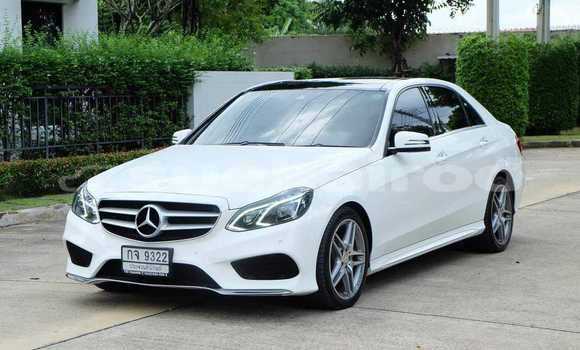 ซื้อ รถมือสอง Mercedes-Benz E-Classe ขาว รถยนต์ ใน %{เมือง} ใน กรุงเทพมหานคร ซื้อ รถมือสอง Mercedes-Benz E-Classe ขาว รถยนต์ ใน %{เมือง} ใน กรุงเทพมหานคร