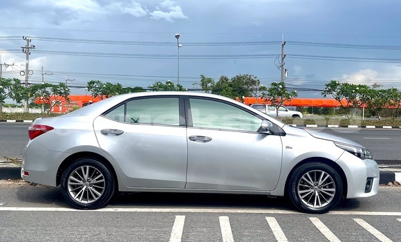 Buy Used Toyota Corolla Altis Silver Car in Bangkok in Bangkok