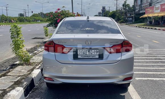 ซื้อ รถมือสอง Honda City เงิน รถยนต์ ใน %{เมือง} ใน กรุงเทพมหานคร ซื้อ รถมือสอง Honda City เงิน รถยนต์ ใน %{เมือง} ใน กรุงเทพมหานคร