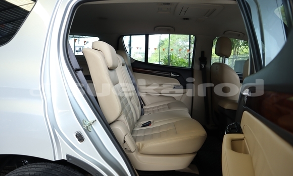 ซื้อ รถมือสอง Isuzu MU-X เงิน รถยนต์ ใน %{เมือง} ใน กรุงเทพมหานคร ซื้อ รถมือสอง Isuzu MU-X เงิน รถยนต์ ใน %{เมือง} ใน กรุงเทพมหานคร