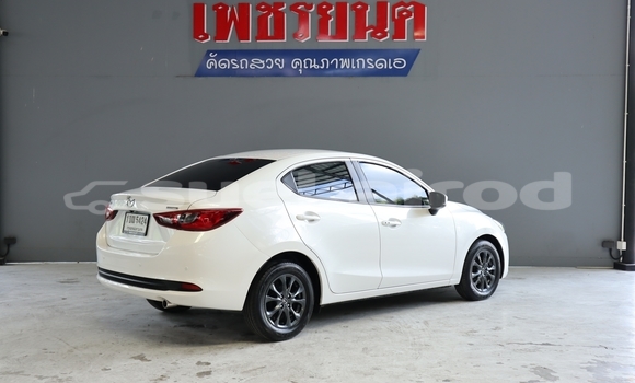 ซื้อ รถมือสอง Mazda Mazda 2 ขาว รถยนต์ ใน %{เมือง} ใน กรุงเทพมหานคร ซื้อ รถมือสอง Mazda Mazda 2 ขาว รถยนต์ ใน %{เมือง} ใน กรุงเทพมหานคร