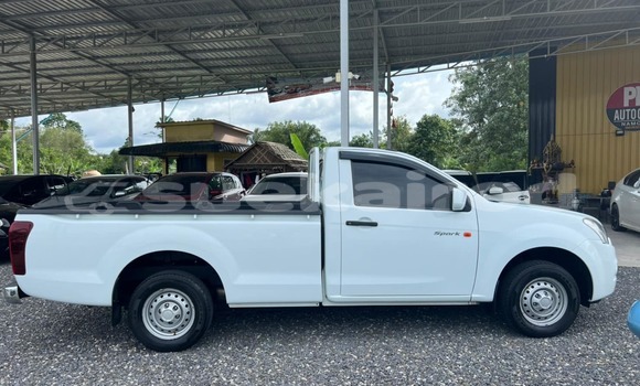 Buy Used Isuzu D-Max White Car in Bangkok in Bangkok Buy Used Isuzu D-Max White Car in Bangkok in Bangkok