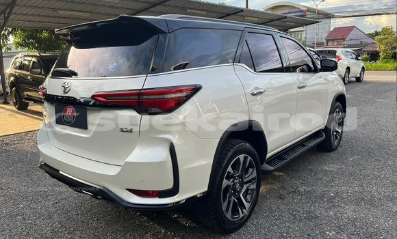 Buy Used Toyota Fortuner White Car in Bangkok in Bangkok Buy Used Toyota Fortuner White Car in Bangkok in Bangkok