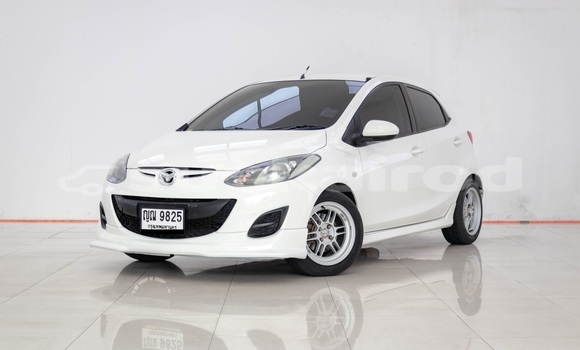 ซื้อ รถมือสอง Mazda 2 ขาว รถยนต์ ใน %{เมือง} ใน กรุงเทพมหานคร