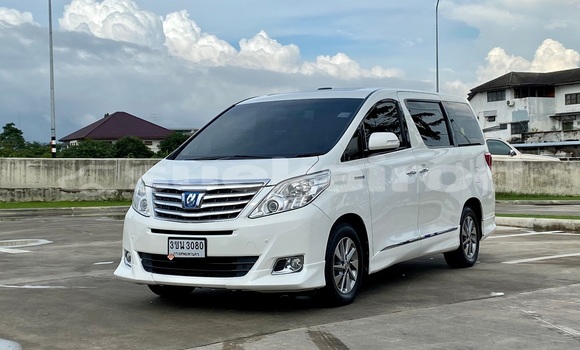 Buy Used Toyota Alphard White Car in Bangkok in Bangkok
