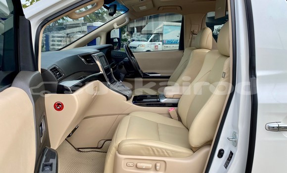 Buy Used Toyota Alphard White Car in Bangkok in Bangkok Buy Used Toyota Alphard White Car in Bangkok in Bangkok