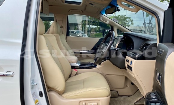 Buy Used Toyota Alphard White Car in Bangkok in Bangkok Buy Used Toyota Alphard White Car in Bangkok in Bangkok