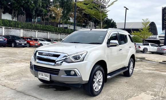 Buy Used Isuzu MU-X White Car in Bangkok in Bangkok