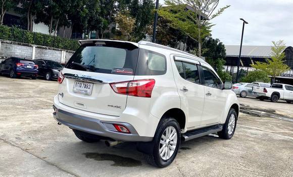 Buy Used Isuzu MU-X White Car in Bangkok in Bangkok Buy Used Isuzu MU-X White Car in Bangkok in Bangkok