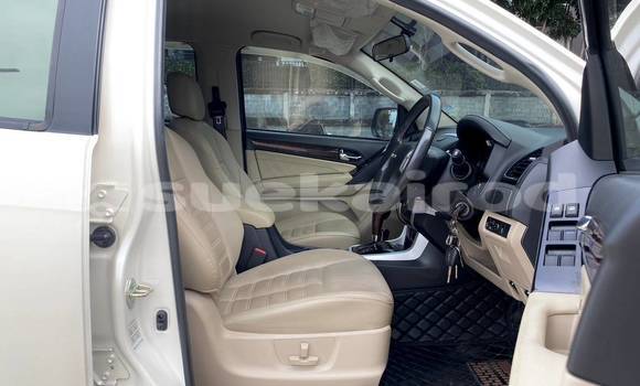 Buy Used Isuzu MU-X White Car in Bangkok in Bangkok Buy Used Isuzu MU-X White Car in Bangkok in Bangkok