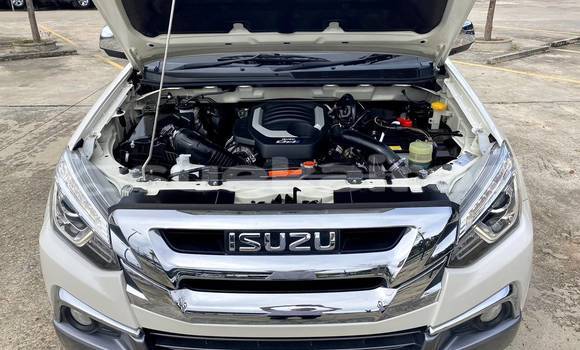 Buy Used Isuzu MU-X White Car in Bangkok in Bangkok Buy Used Isuzu MU-X White Car in Bangkok in Bangkok