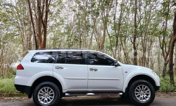 ซื้อ รถมือสอง Mitsubishi Pajero ขาว รถยนต์ ใน %{เมือง} ใน กรุงเทพมหานคร ซื้อ รถมือสอง Mitsubishi Pajero ขาว รถยนต์ ใน %{เมือง} ใน กรุงเทพมหานคร