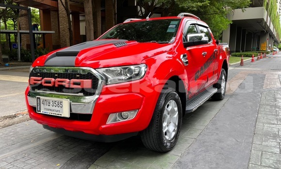 ซื้อ รถมือสอง Ford Ranger สีแดง รถยนต์ ใน %{เมือง} ใน กรุงเทพมหานคร