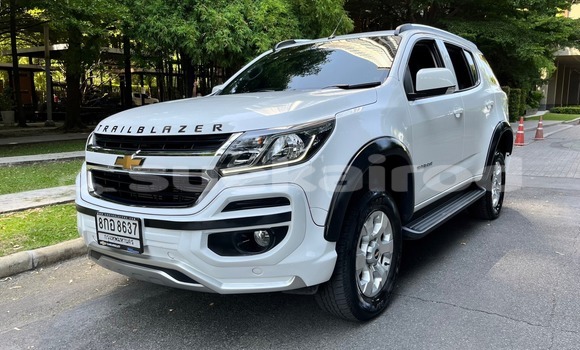 Buy Used Chevrolet TrailBlazer White Car in Bangkok in Bangkok