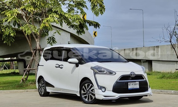Buy Used Toyota Sienta White Car in Bangkok in Bangkok