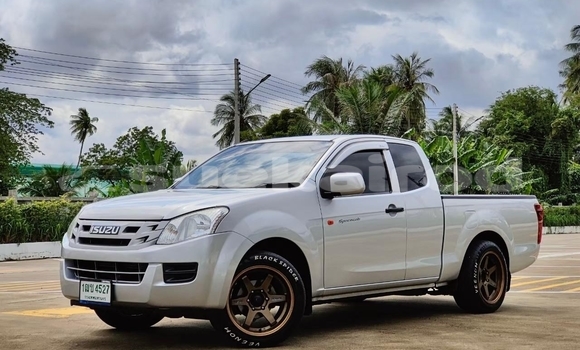 ซื้อ รถมือสอง Isuzu D–MAX เงิน รถยนต์ ใน %{เมือง} ใน กรุงเทพมหานคร