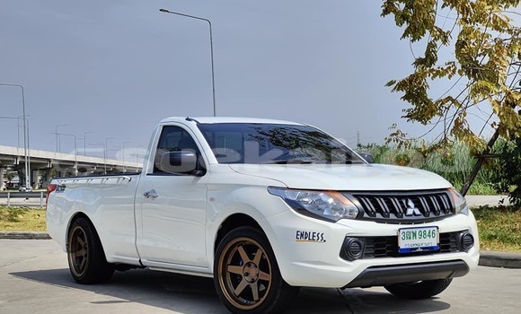 ซื้อ รถมือสอง Mitsubishi Triton ขาว รถยนต์ ใน %{เมือง} ใน กรุงเทพมหานคร