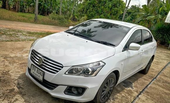 ซื้อ รถมือสอง Suzuki Ciaz ขาว รถยนต์ ใน %{เมือง} ใน กรุงเทพมหานคร