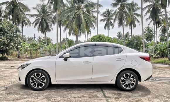 ซื้อ รถมือสอง Mazda Mazda 2 ขาว รถยนต์ ใน %{เมือง} ใน กรุงเทพมหานคร ซื้อ รถมือสอง Mazda Mazda 2 ขาว รถยนต์ ใน %{เมือง} ใน กรุงเทพมหานคร